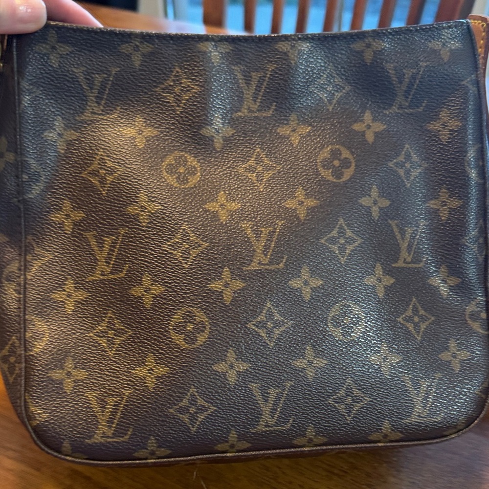 Louis Vuitton Classic Monogram MM looping Shoulder Bag EUC - Picture 9 of 10
